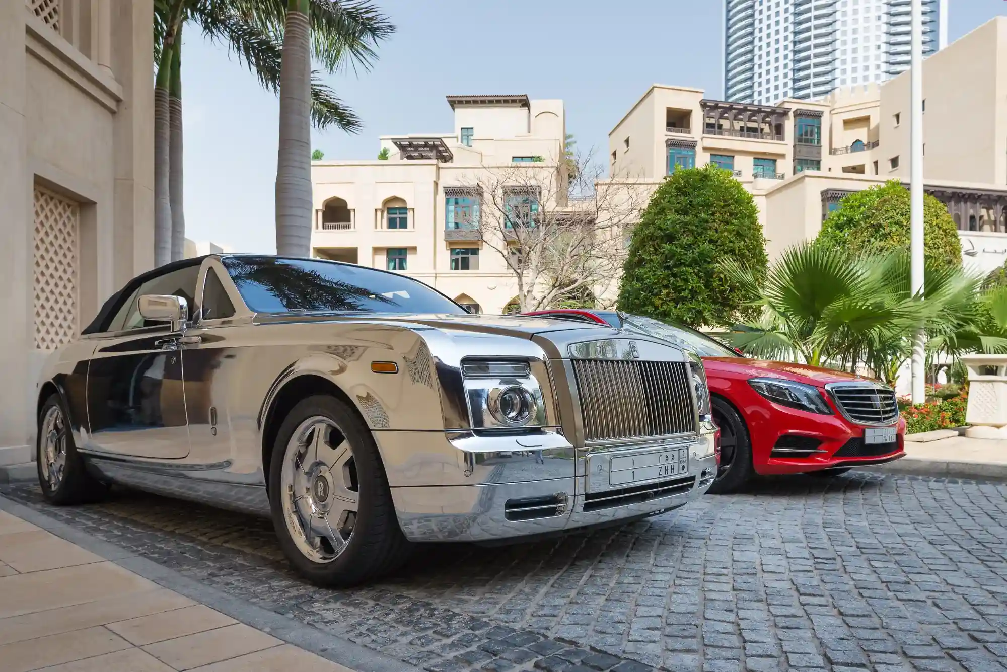 Exploring Dubai in Style Top Luxury Cars Available with a Driver